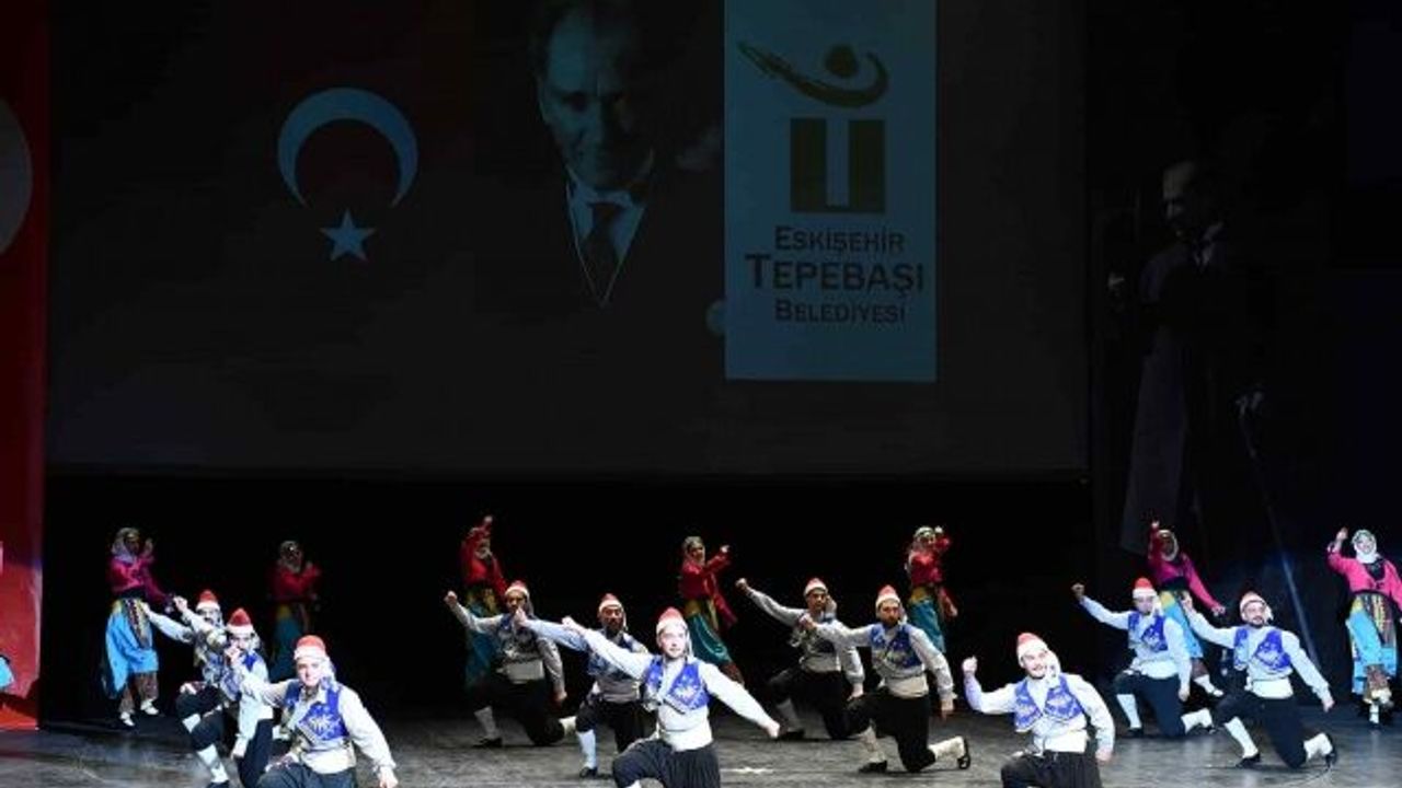 Tepebaşı'nda Halk Dansları Topluluğu ile 19 Mayıs coşkusu