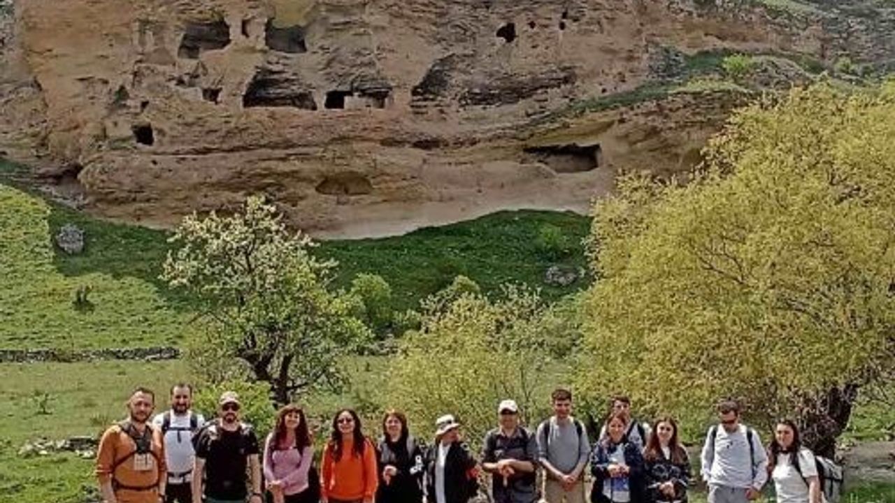 Eskişehirli doğa tutkunları Zahran Vadisi’ne hayran kaldı