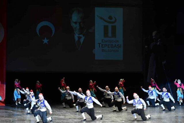 Tepebaşı'nda Halk Dansları Topluluğu ile 19 Mayıs coşkusu