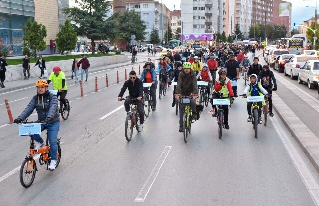 Tepebaşı'nda hareket için pedalları çevirdiler