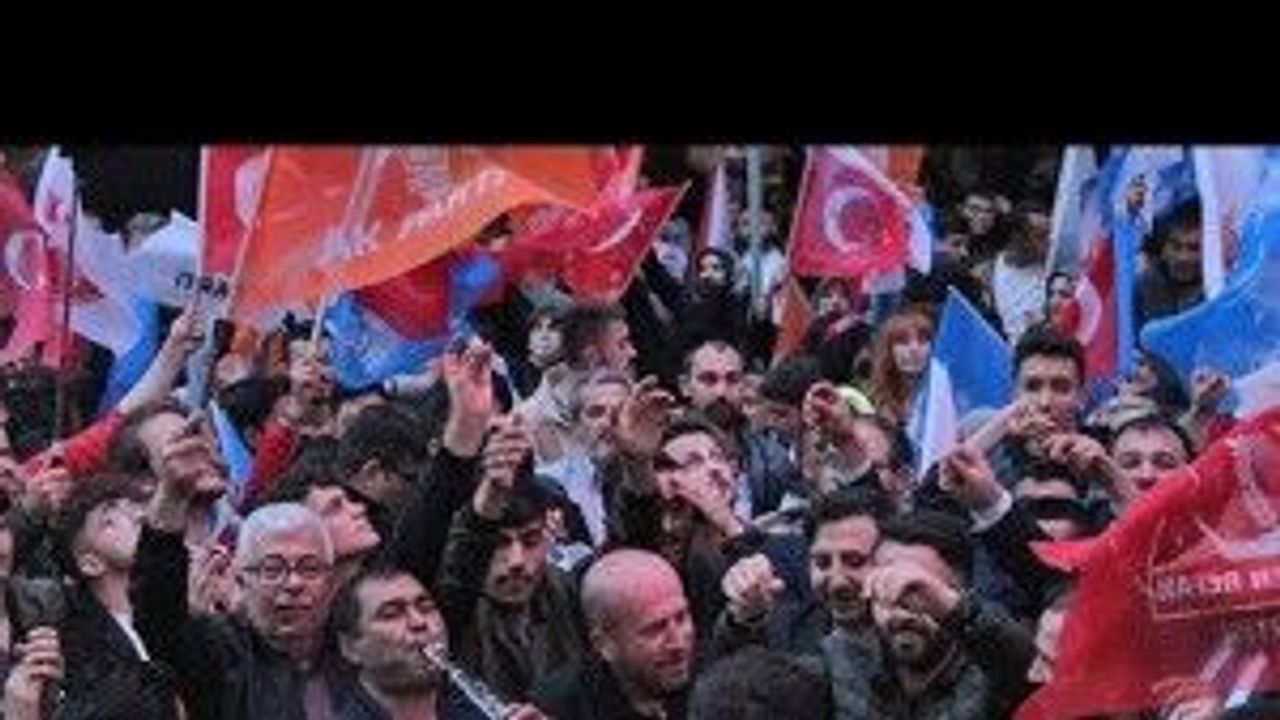 Eskişehir'de Erdoğan coşkusu! Binlerce kişi sokağa döküldü