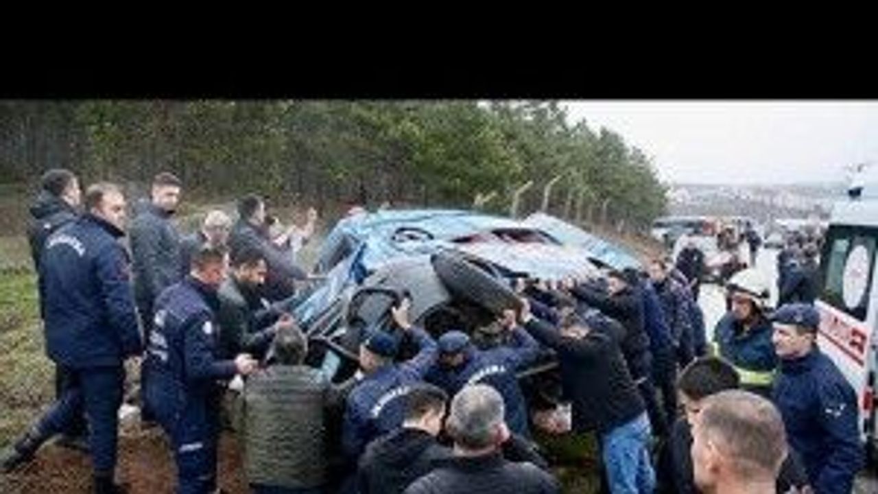 Eskişehir'de zincirleme trafik kazasında 12'si asker 14 kişi yaralandı!