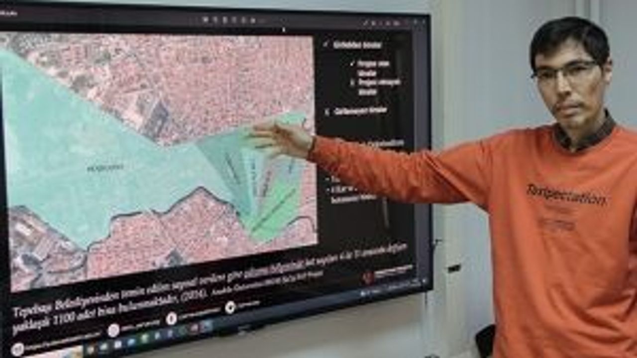 Muammer Tün'den kritik uyarı... "Eskişehir'de zemini kötü, nüfusu yüksek bölgelere öncelik verilmeli"