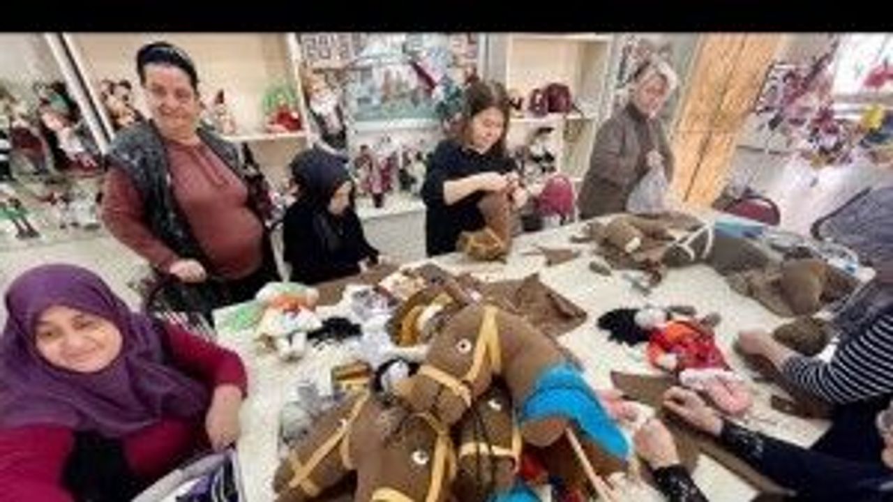 "Gönül Dağı" Sivrihisar’da kadınlar depremzede çocuklar için el ele verdi