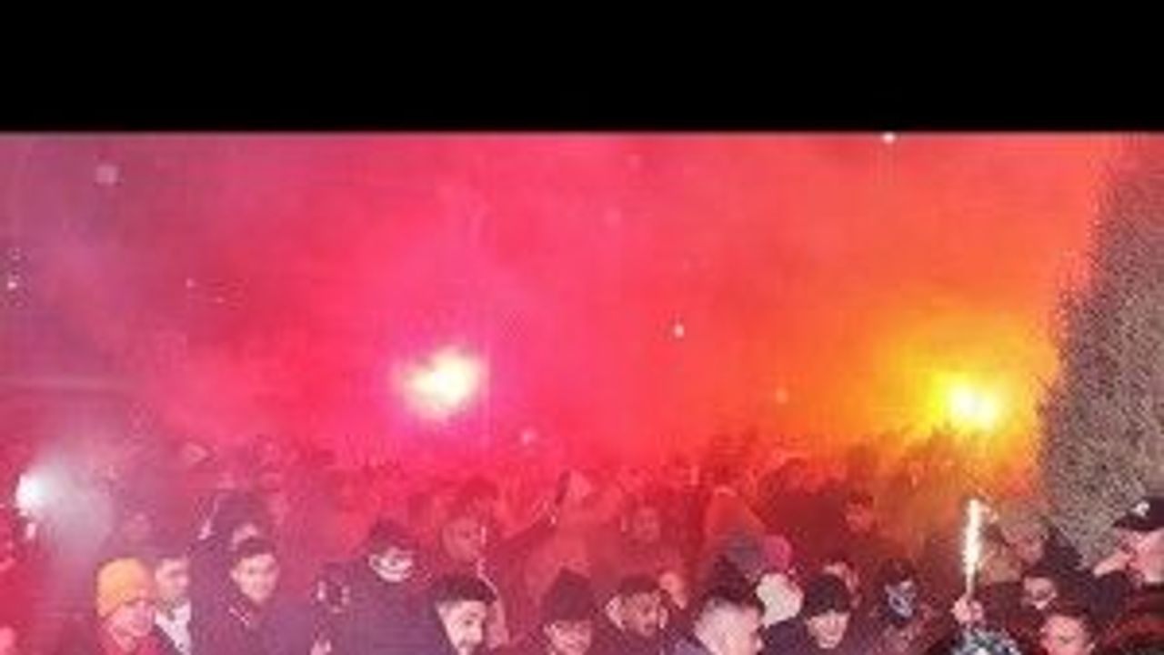Eskişehirsporlu taraftarlar transfer yasağının kaldırılmasını kutladı