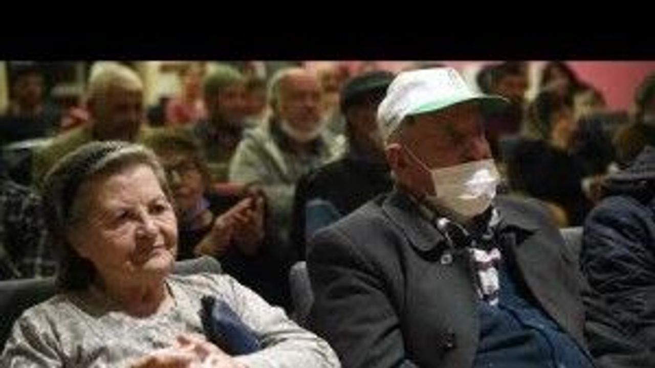 Tepebaşı Belediyesi'nden keyifli buluşma... Deneyimli yurttaşlar ve gençler bir araya geldi