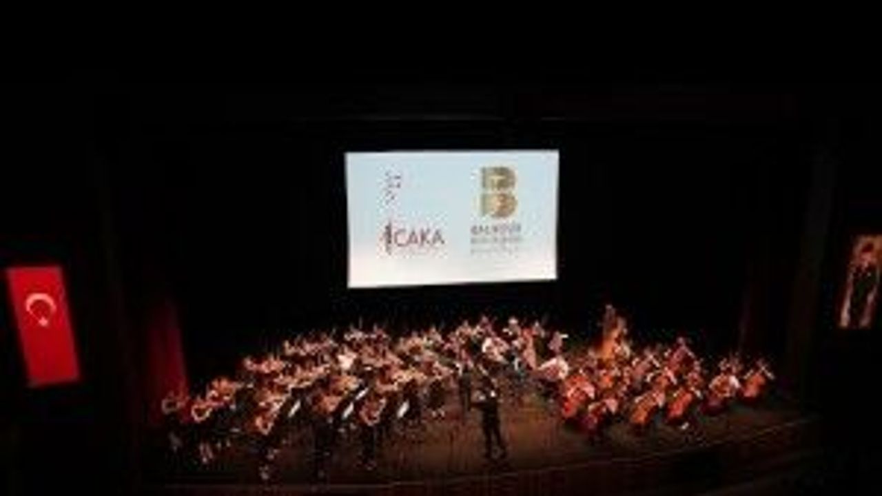 Balıkesir Büyükşehir şehri 100 sanatçıyla buluşturdu