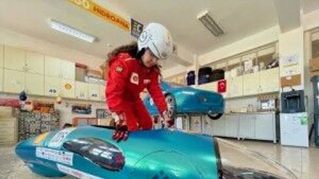 ESTÜ öğrencilerinden 15 hidrojenli araç