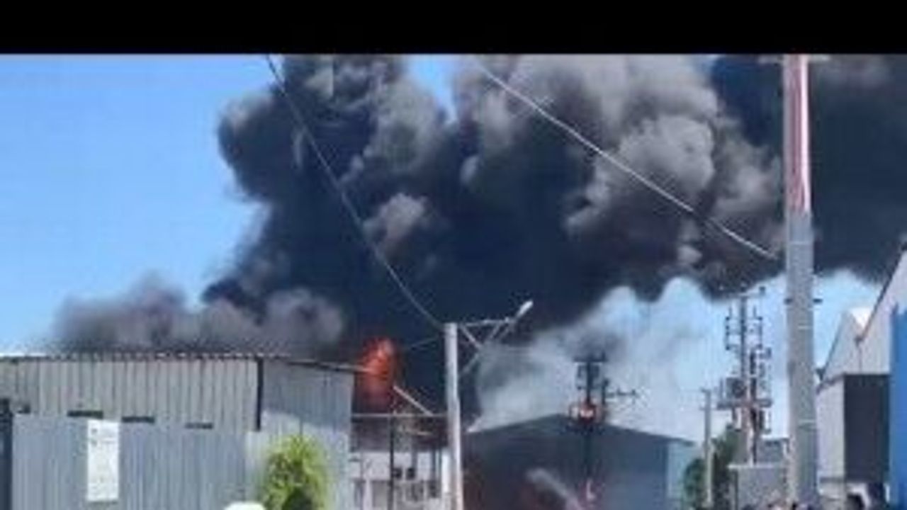 Kocaeli'de fabrikada patlama ve yangın!