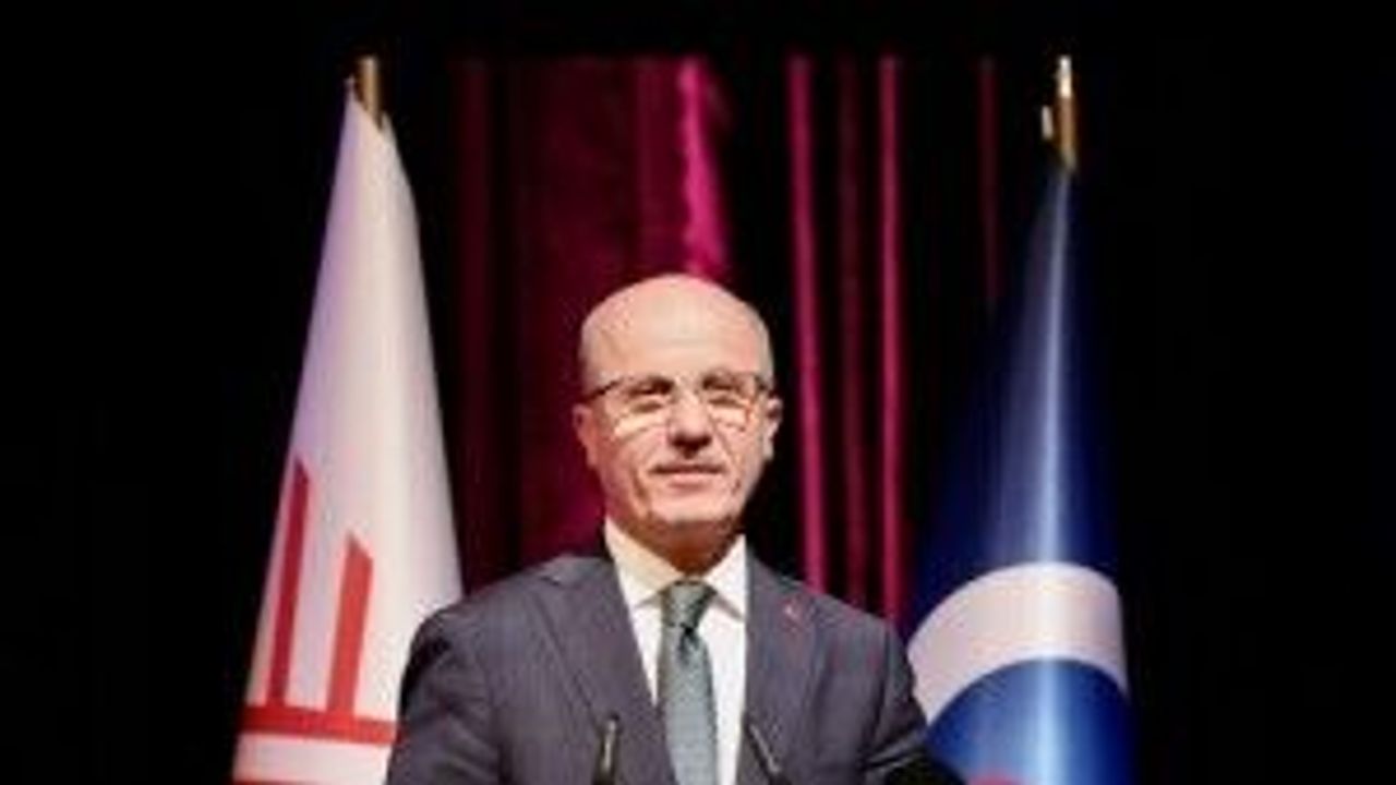 YÖK Başkanı Özvar Eskişehir'de konuştu: Açıköğretim'de değişime ihtiyaç var