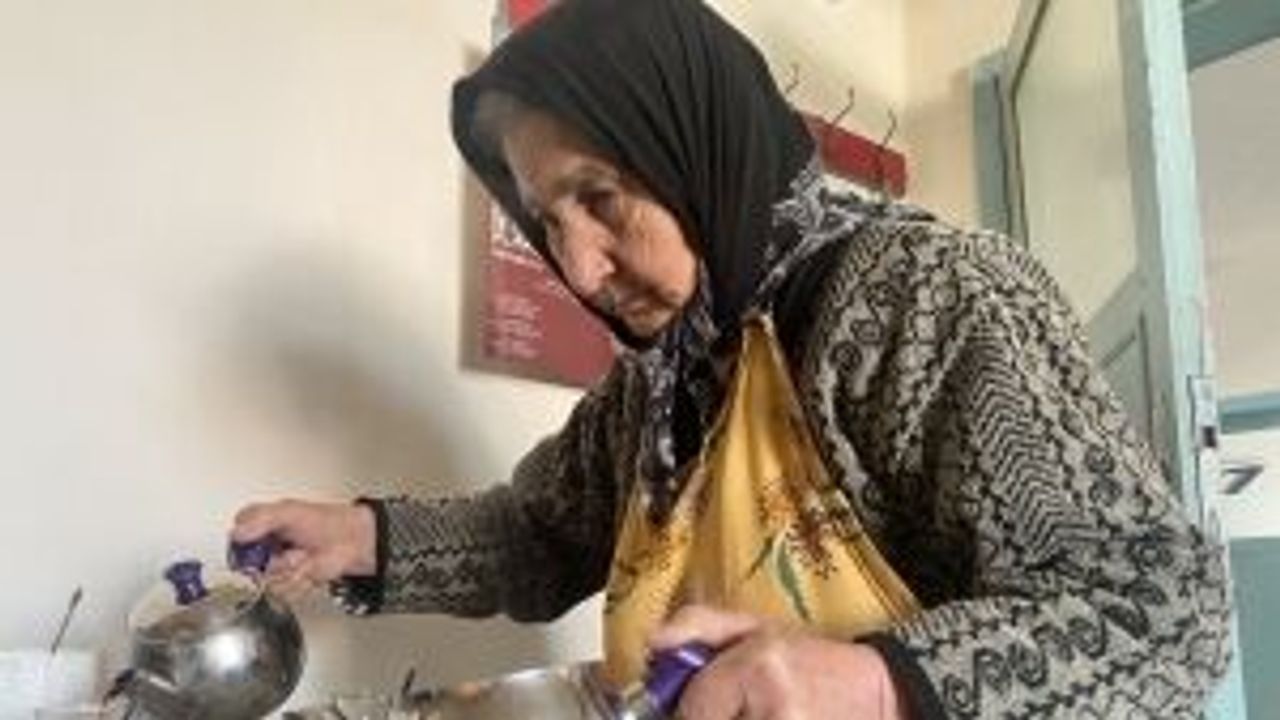 Tüm Türkiye'yi duygulandıran Eskişehirli Tevhide Nine'yi kaybettik