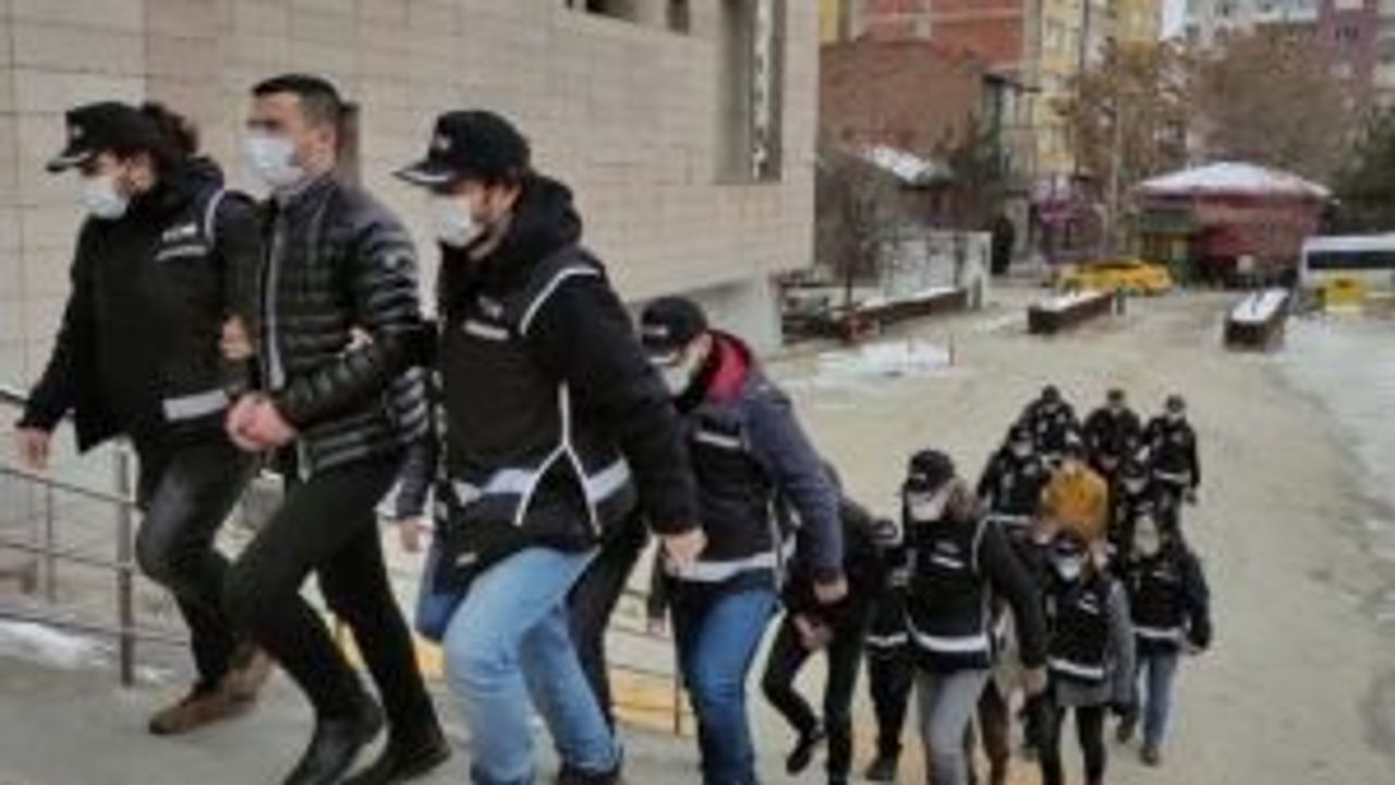 Eskişehir'de silah kaçakçılarına operasyon!
