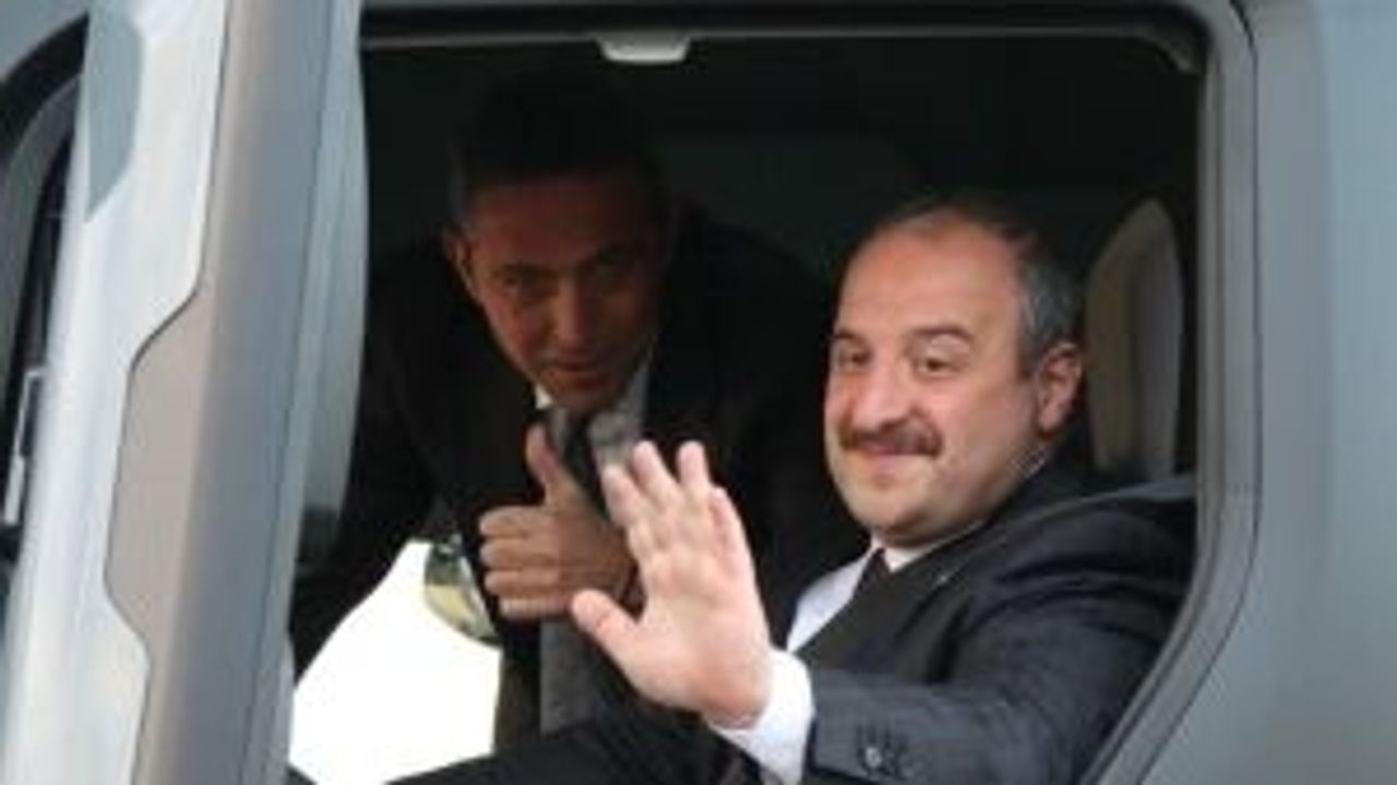Türkiye'nin ilk yerli ve milli şanzımanı Eskişehir'de tanıtıldı... Bakan Varank test etti