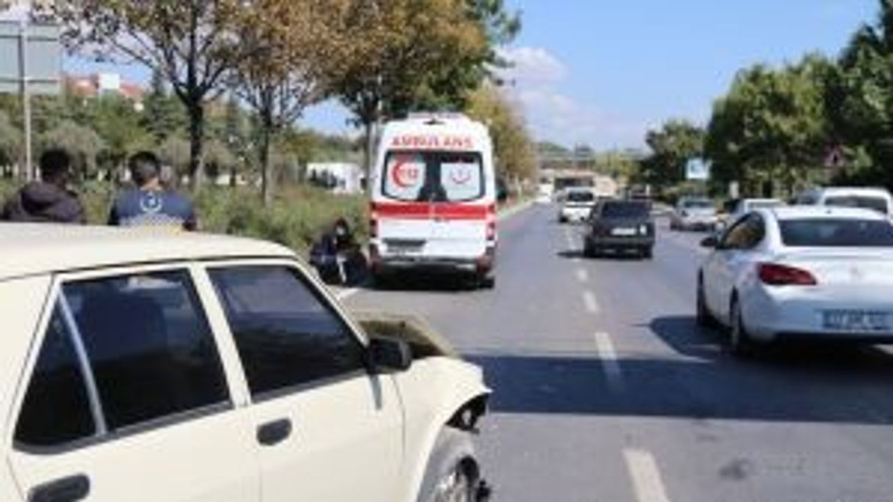 Eskişehir'de kaza! Hasta taşıyan ambulansa çarptı!