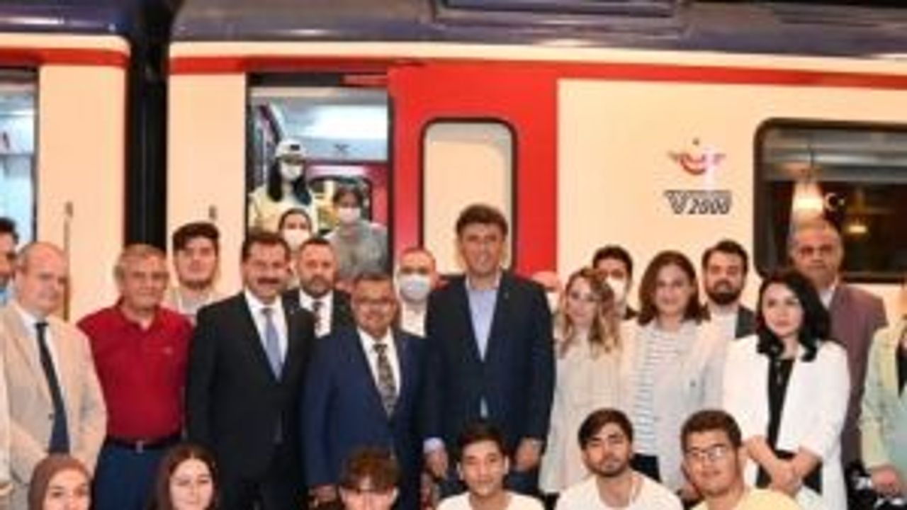 'Zafer Treni'ni Eskişehir'de karşıladılar
