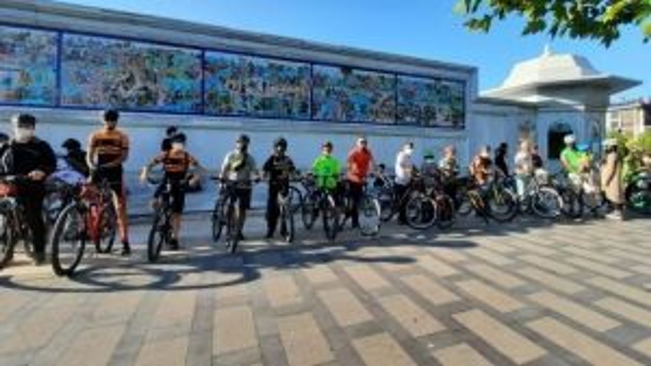 Eskişehir'de farkındalık için pedalladılar