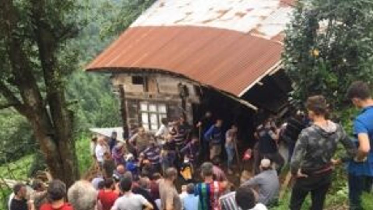 Rize'de sel ve heyelan! Can kaybı artıyor