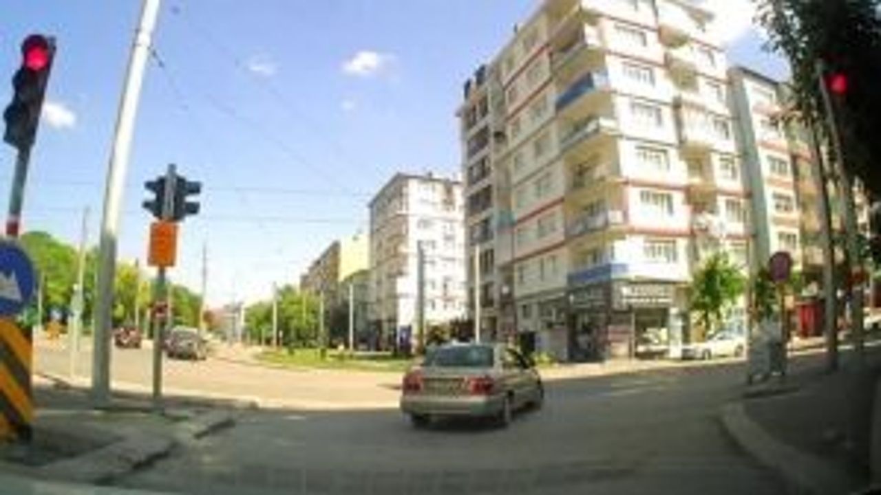 Eskişehir'de o an kamerada... Pahalıya mâl olabilirdi