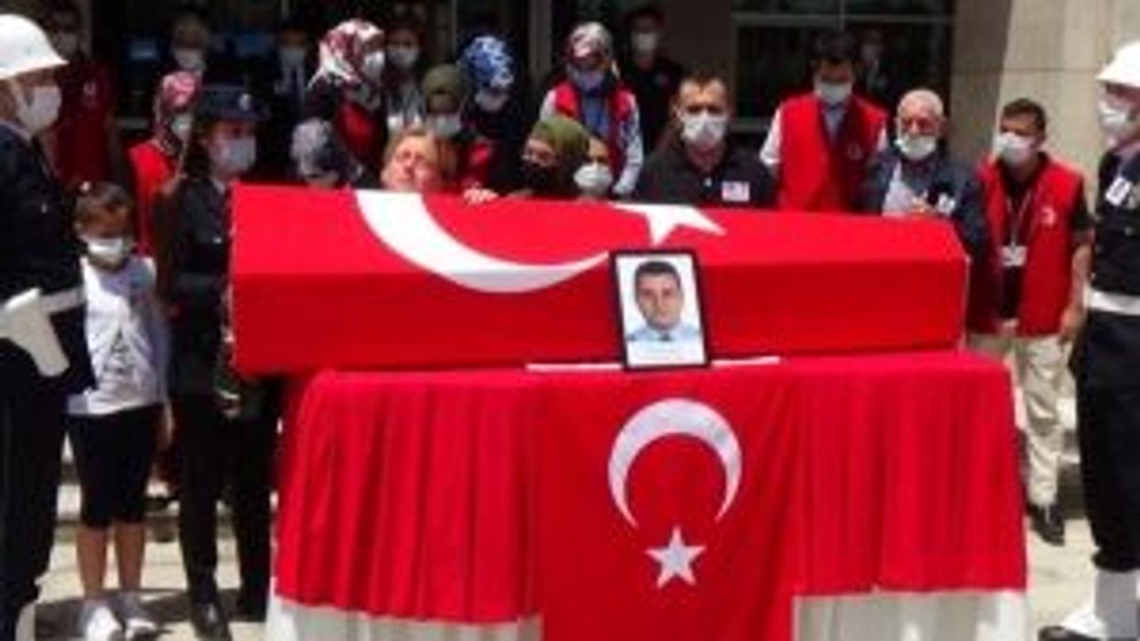 Yürek yakan tören... Şehit polis gözyaşlarıyla uğurlandı