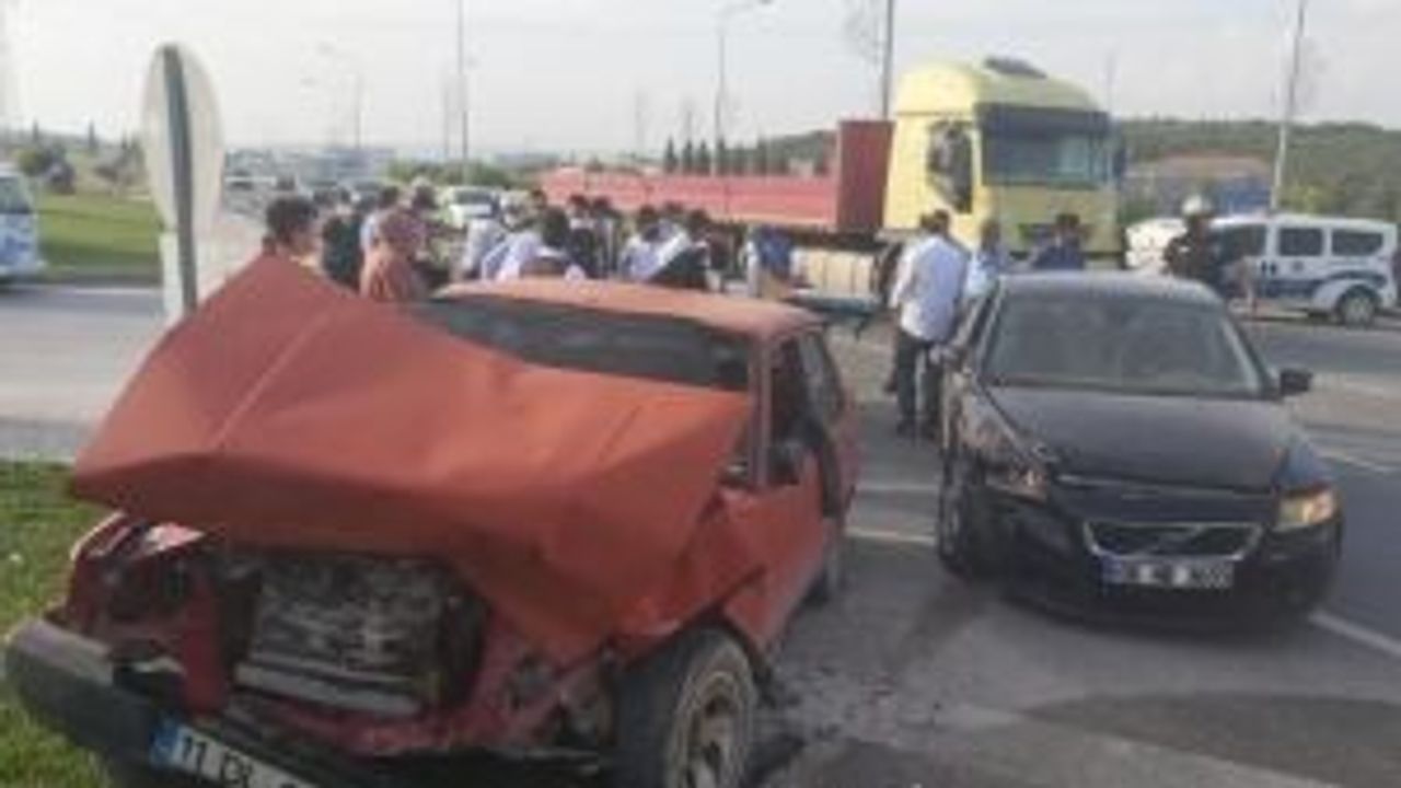 Bilecik'te düğün dönüşü kaza! Yaralılar var