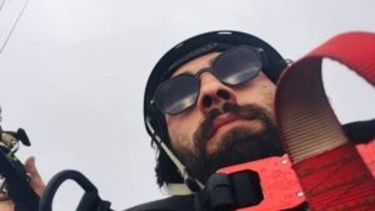 Ölen paraşütçünün son görüntüleri