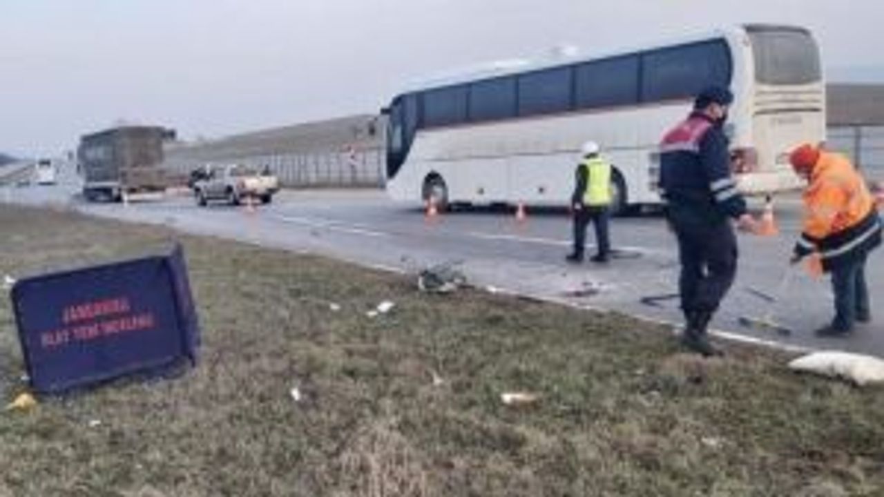 Eskişehir'de feci kaza! 2 ölü, 1 yaralı