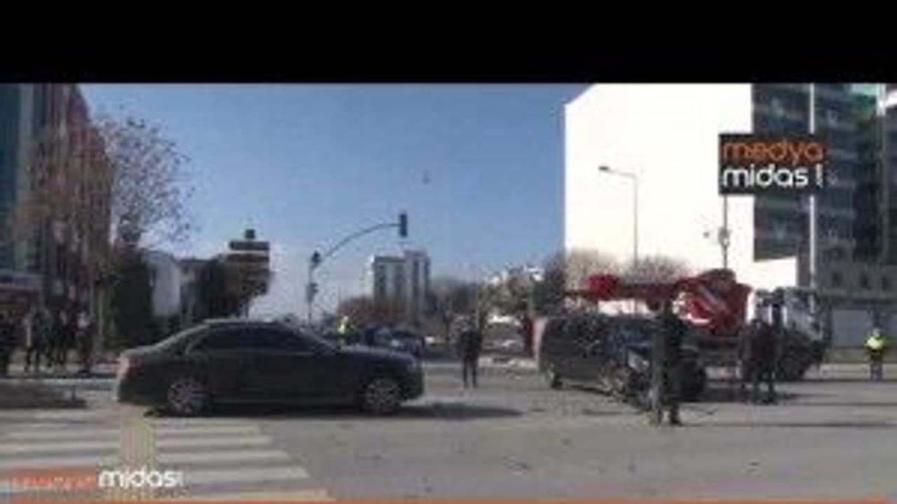 Trafiği altüst eden kaza!