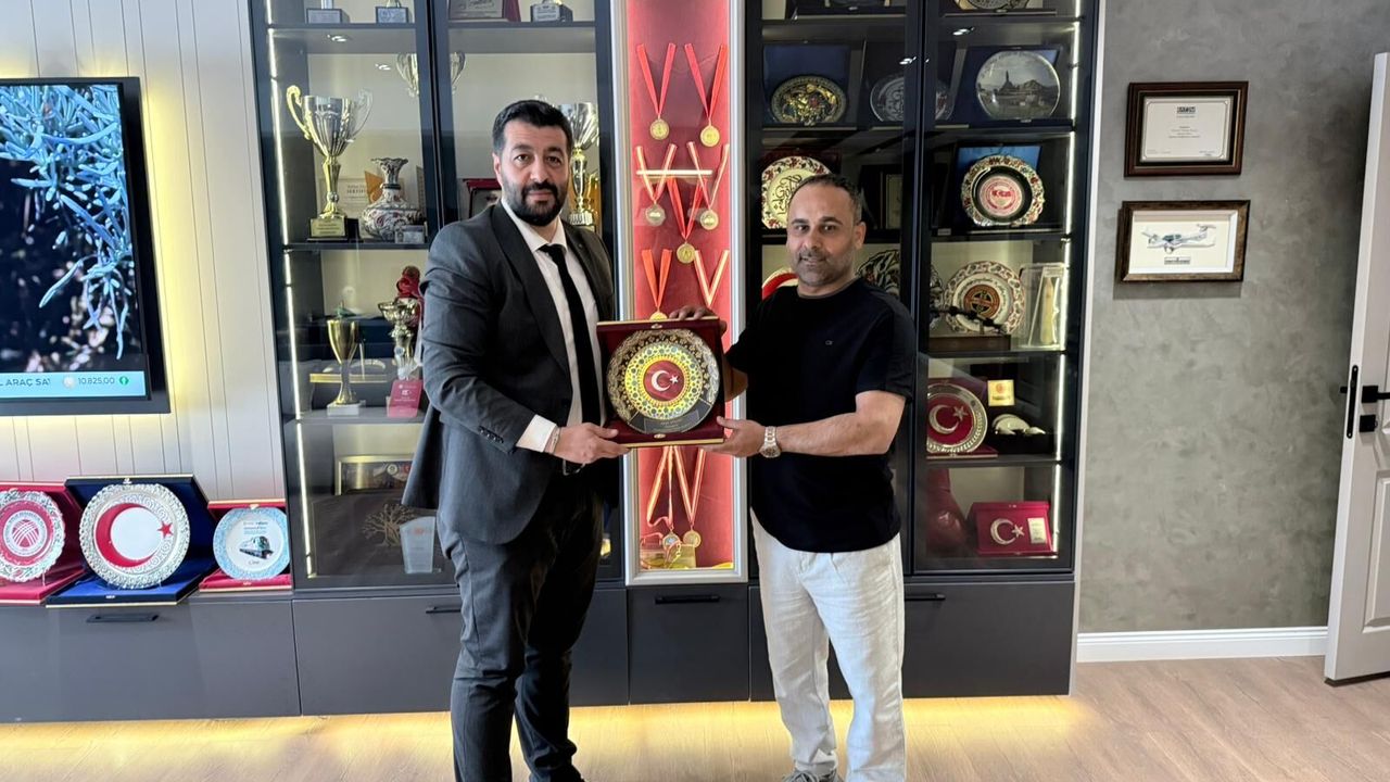 Eskişehir Ayakkabıcılar Odası Başkanı Akın Yüksel'den Medya 26 Grup'a Ziyaret