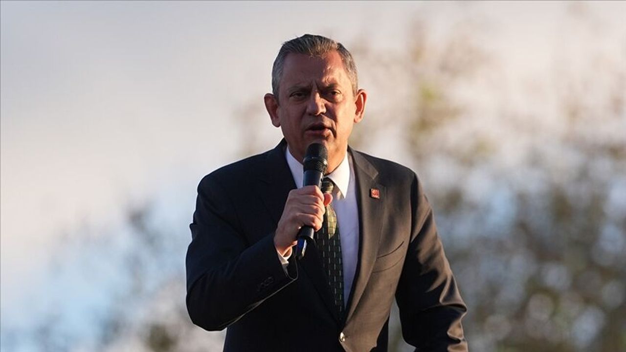Özgür Özel’in Mitingdeki Sözlerine Basın Federasyonu’ndan Tepki