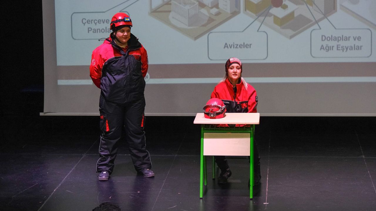 TAK Ekibi'nden deprem farkındalığı eğitimi