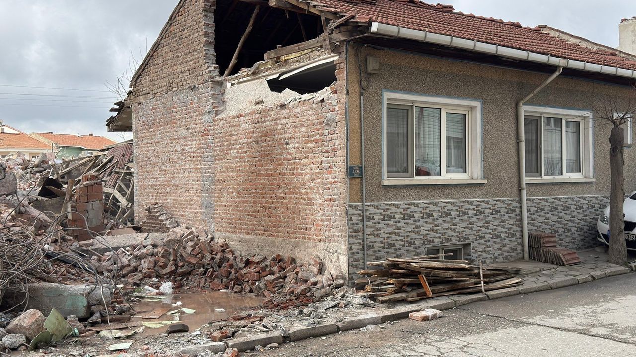 ‘Deprem kentinde yama tamiratı: sorumlu kim?’