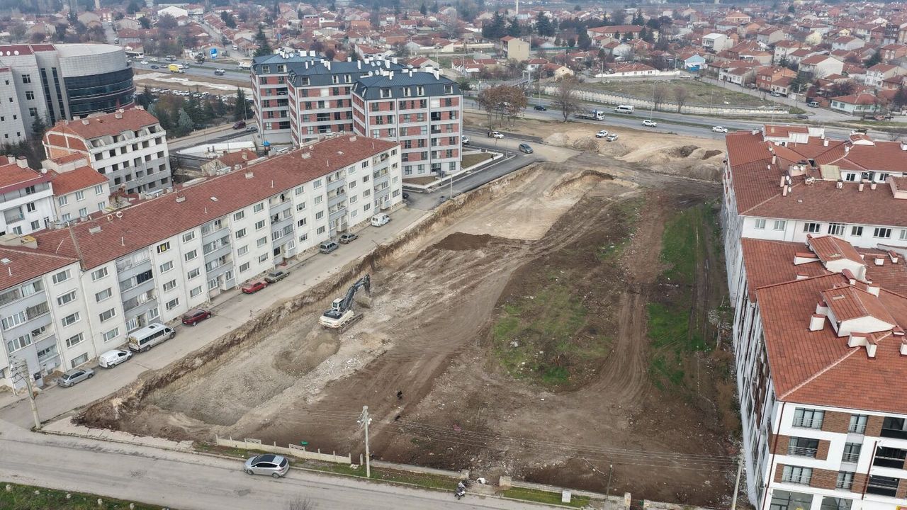 Gündoğdu 2. Etap B Projesinde Temel Atma Töreni