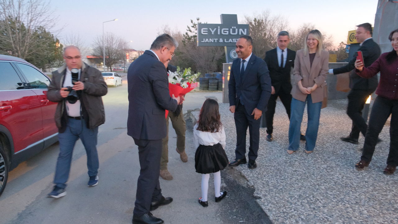 Vali Erdinç Yılmaz Medya 26 Grup çalışanları ile iftar yemeği yedi