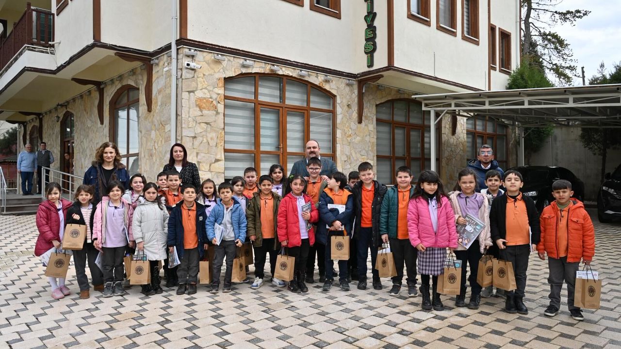Öğrenciler İnönü Belediyesi'ni ziyaret etti