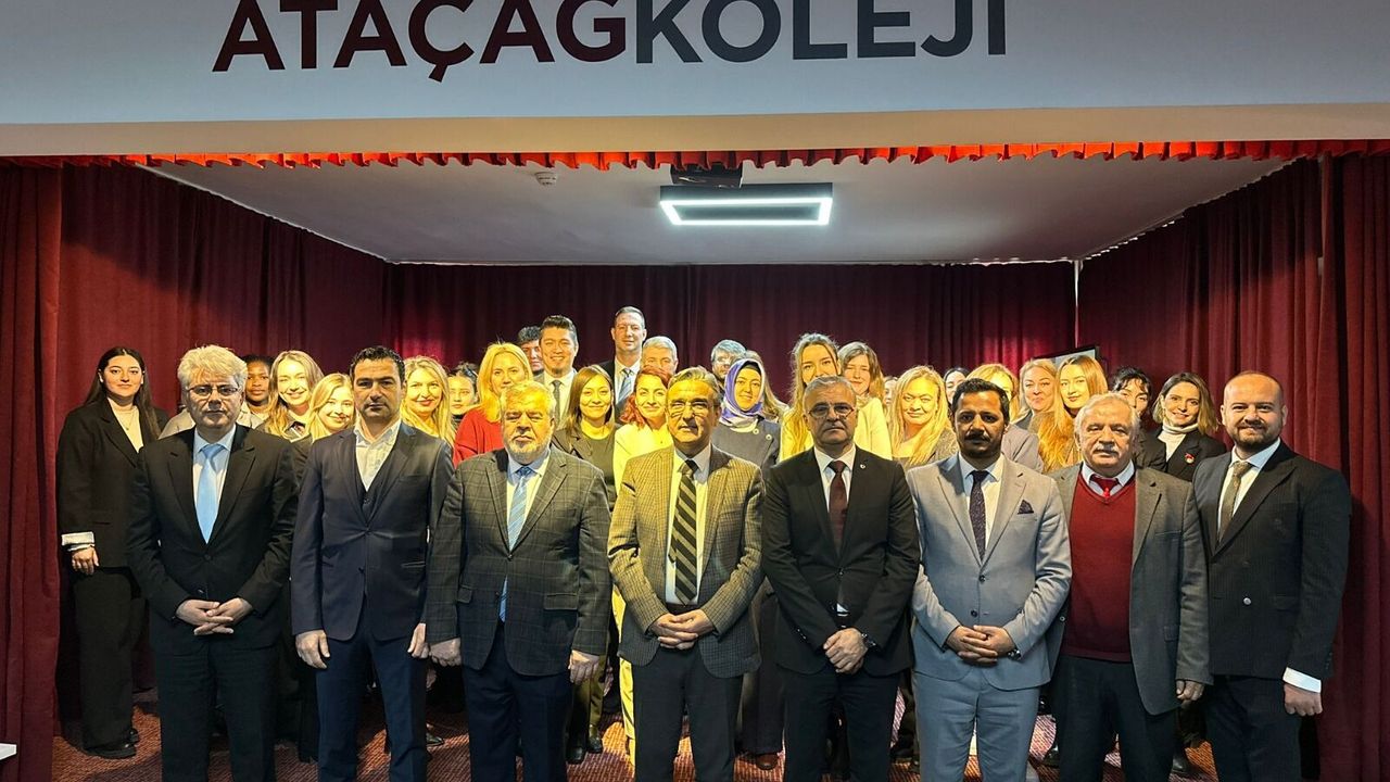 Ataçağ Koleji'nde Fark Yaratan Ödül Töreni