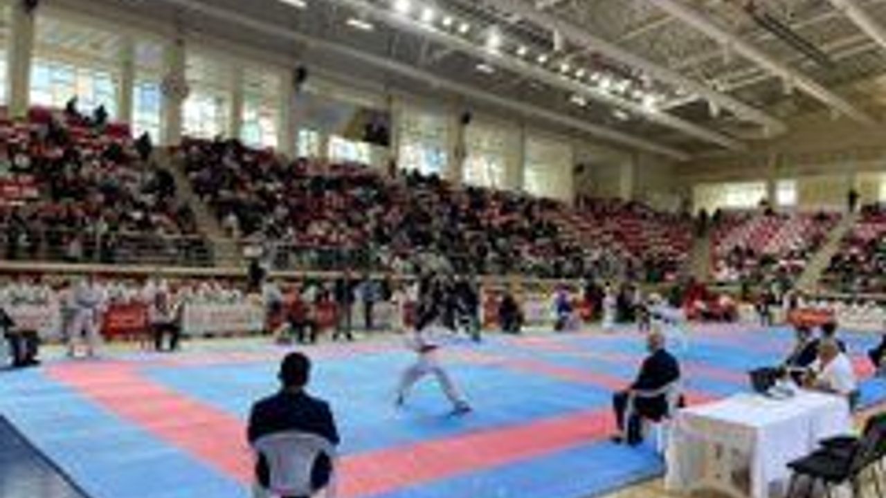 Eskişehir’de Karate Rüzgarı: 332 Sporcu Tatamiye!
