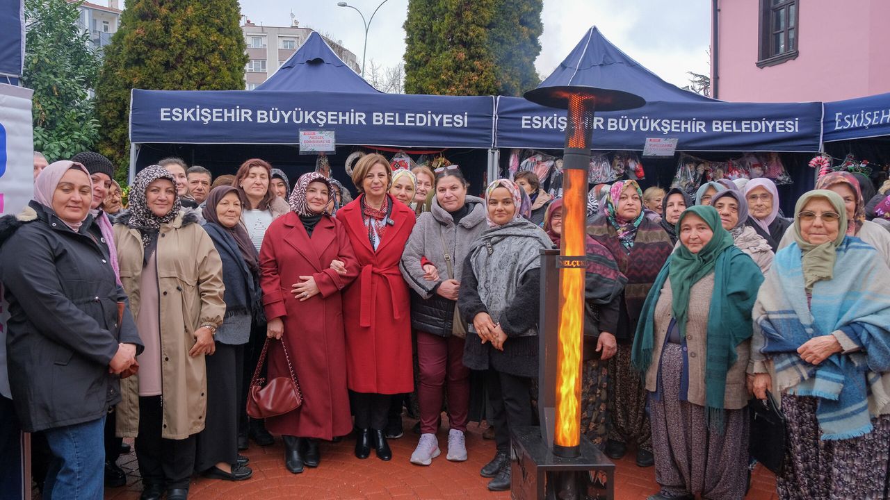 ESMEK’li kadınların el emeği, Yeni Yıl Pazarı’nda ışıldıyor