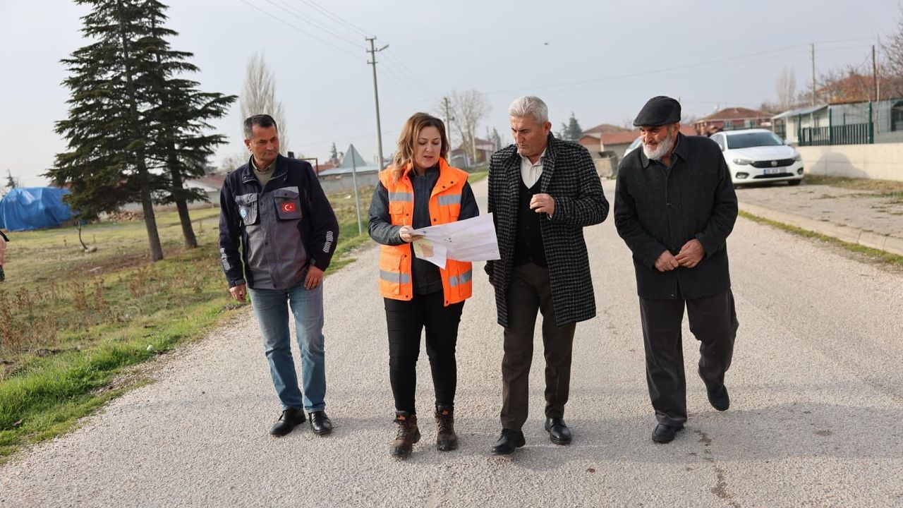 Muhtarlardan Ayşe Ünlüce’ye teşekkür: “Mahalle yolları yenilendi”