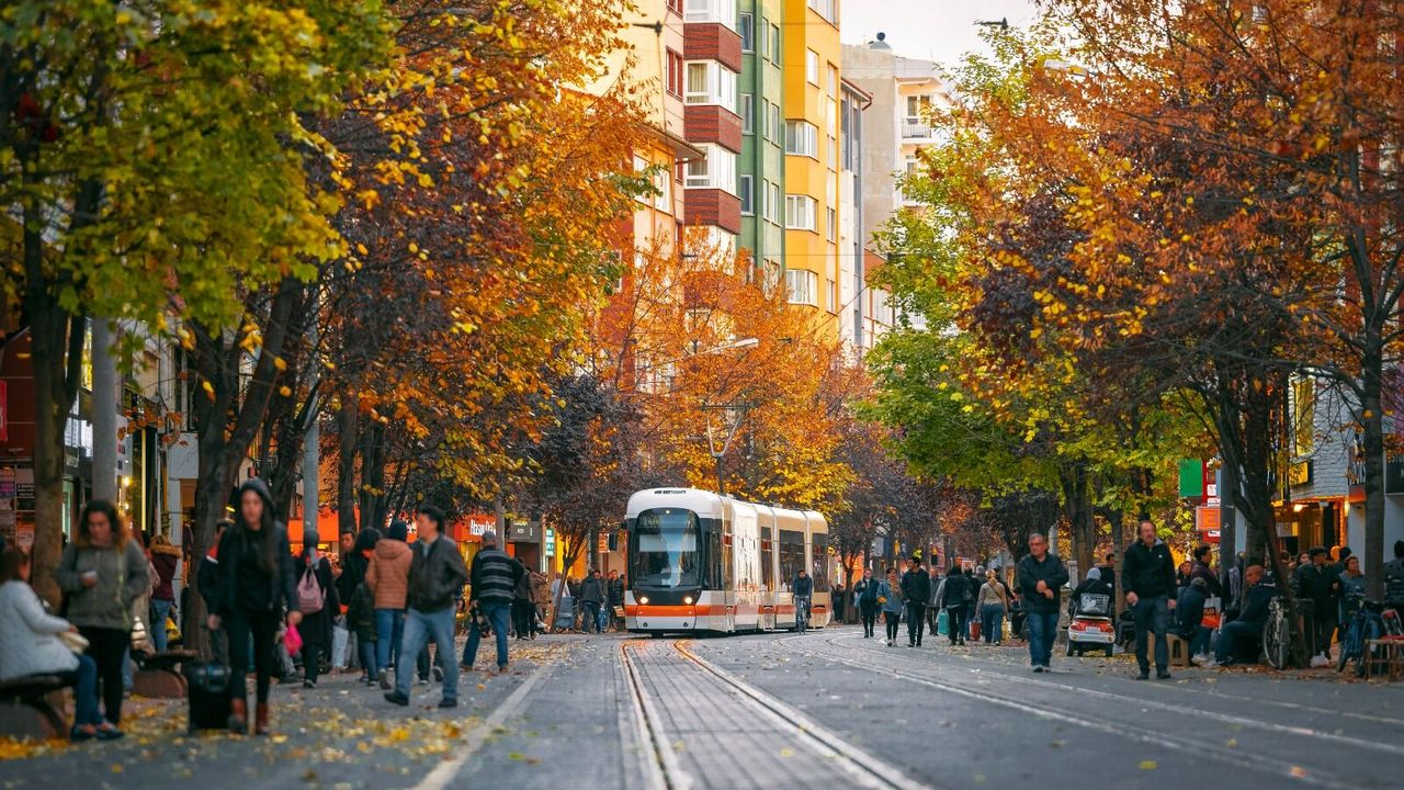 Estram tramvayları dünya çevresini bin 422 kez dolaştı