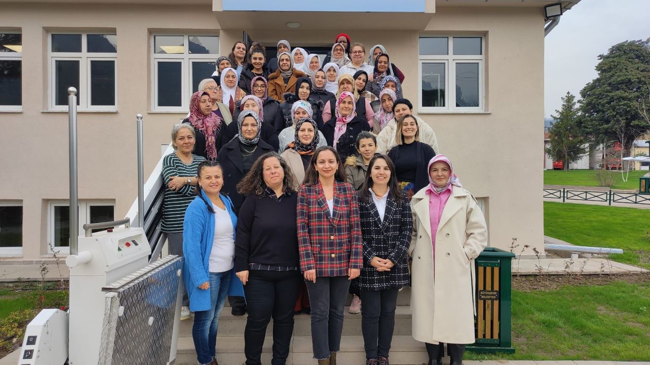 Kent genelinde kadınlara yönelik seminer ve bilgilendirme etkinlikleri yapıldı