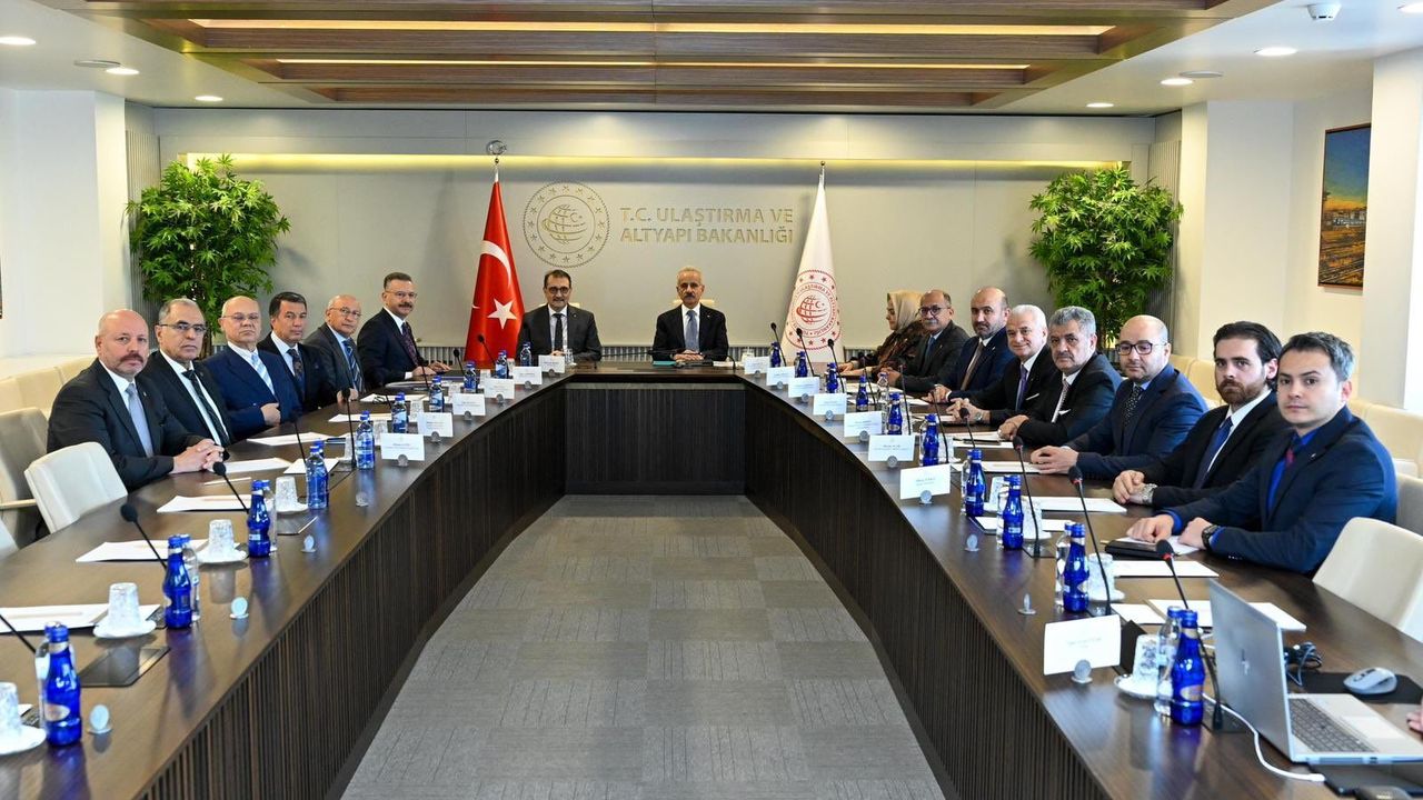 Bakan Uraloğlu ile Eskişehir Zirvesi