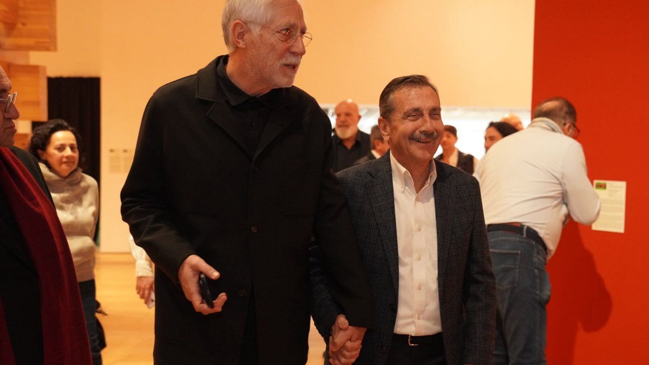 Ahmet Ataç, OMM’un yeni sergisi “Ferahfeza”yı ziyaret etti