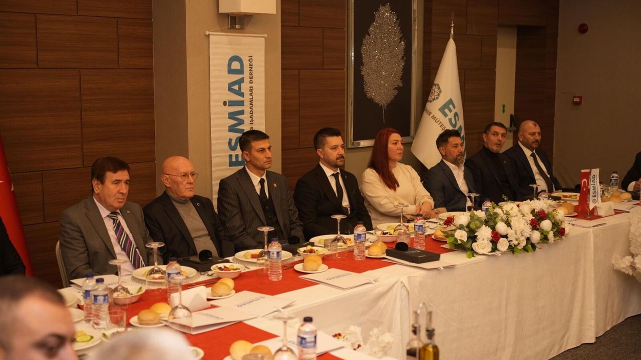 ESMİAD’da Devir Teslim: Koltuk Sinlenmez’e Emanet