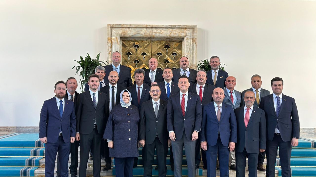 Başkan Hamamcı, AK Parti Grup Toplantısı’na katıldı