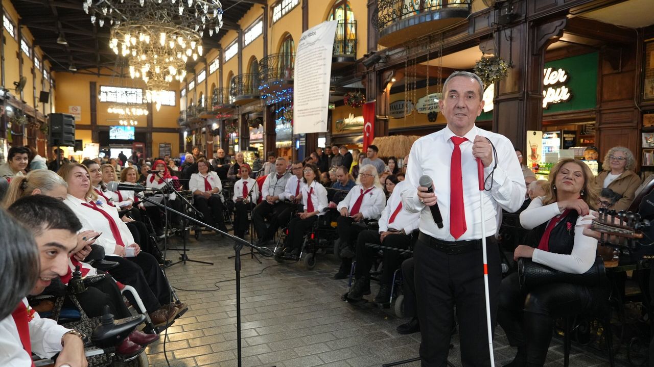 Özel gereksinimli bireylerin eserleri ve performansları büyük beğeni topladı