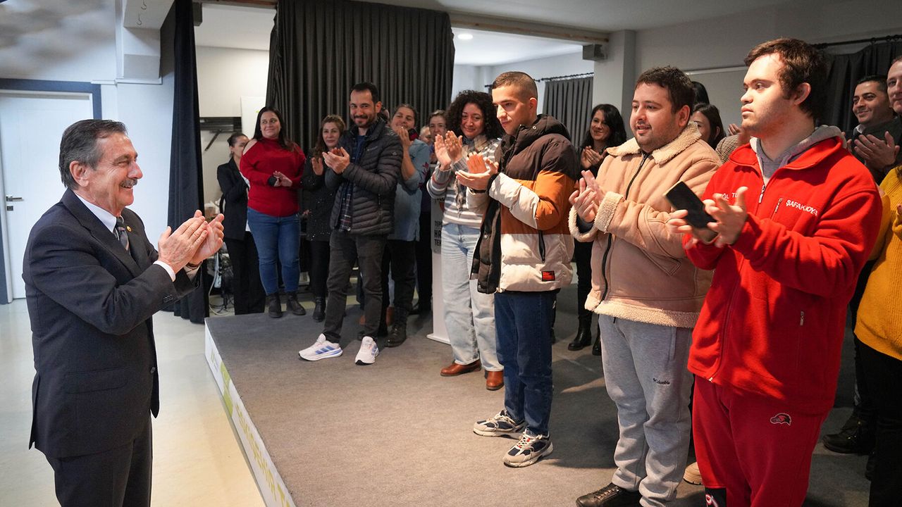 Başkan Ataç: "İyi ki genç dostlarımızla beraber yürüyoruz"