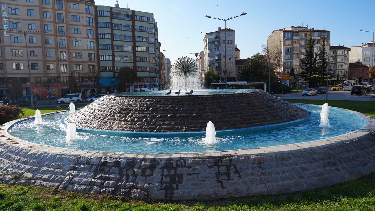 Eskişehir Büyükşehir’den Süs Havuzlarında Yenileme Çalışması