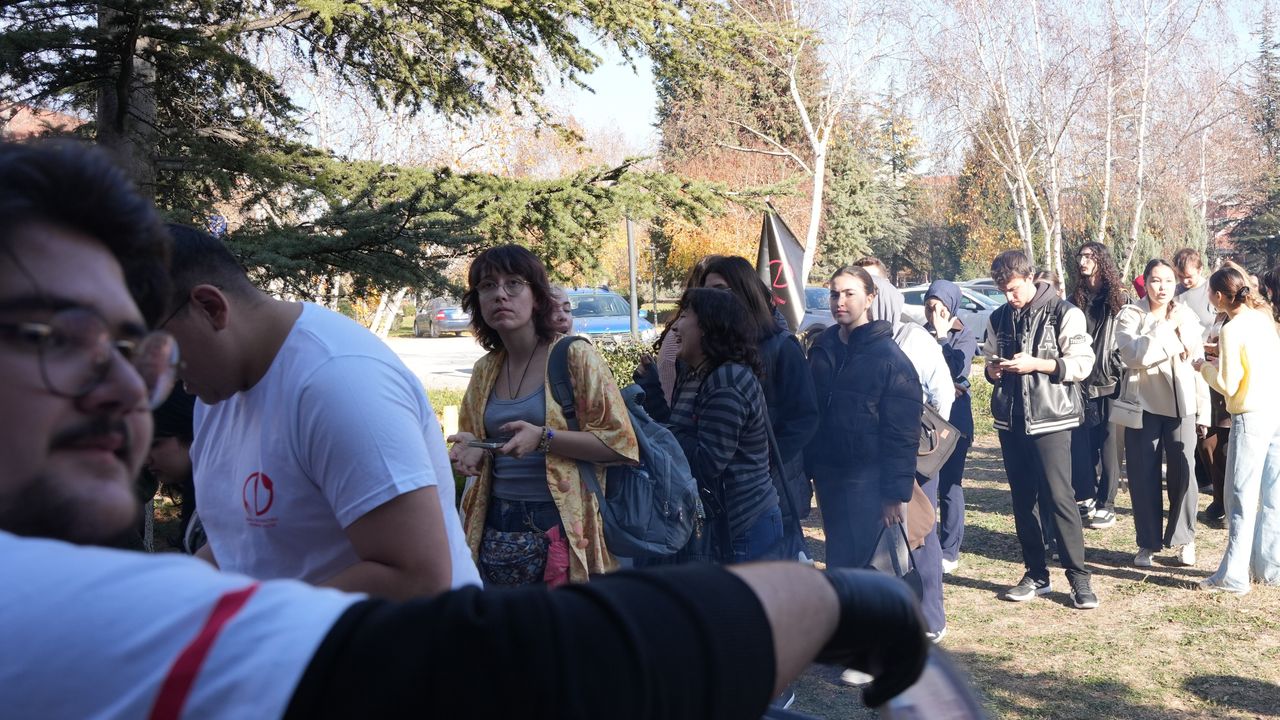 Gastronomi ve Mutfak Sanatları Bölümü öğrencilerinden “Dönem Arası Köfte Molası”