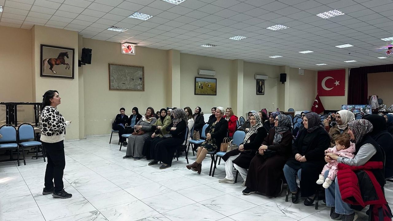 Büyükşehirin Şiddetle Mücadele Eğitimleri Sürüyor