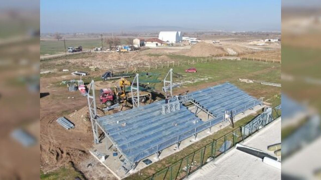 İnönü Spor Kompleksi’ne Çelik Tribün Kuruluyor